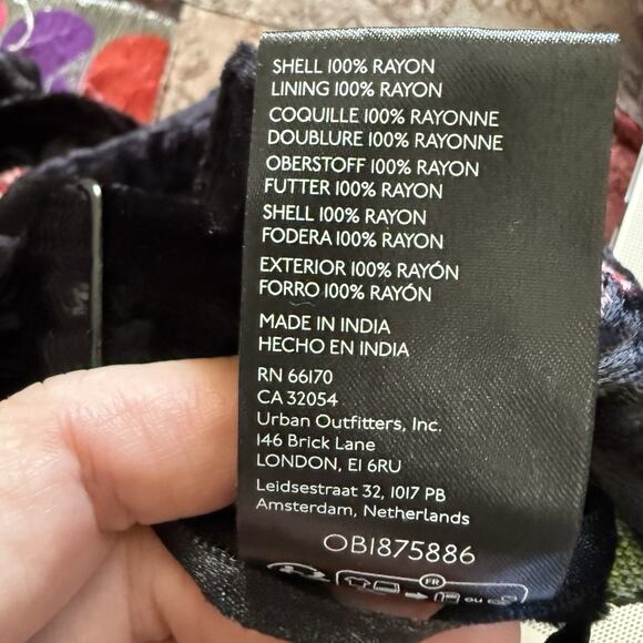 Urban Outfitters Kimchi Blue Jana Velvet Embroidered Top Romantic Streetwear S - Picture 8 of 12